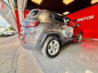 Usado Jeep Compass Sport 140 CV (102 kW) 2018 Gris / plata SUV