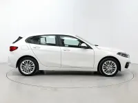 Usado BMW 118 Comfort Edition 136 CV (100 kW) 2024 Blanco Berlina