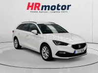 Usado Seat Leon Style 150 CV (110 kW) 2022 Blanco Familiar