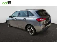 Usado Mercedes B180 116 CV (85 kW) 2020 Gris Utilitario