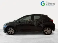 Usado Toyota Yaris Hybrid Active 116 CV (85 kW) 2025 Negro Berlina