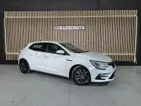 Usado Renault Mégane II Intens 115 CV (84 kW) 2021 Blanco Berlina