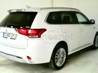 Usado Mitsubishi Outlander P-HEV 224 CV (164 kW) 2021 Blanco SUV