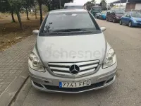 Usado Mercedes B200 140 CV (102 kW) 2006 Gris / plata Monovolumen