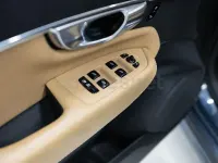 Usado Volvo XC90 Plus 235 CV (172 kW) 2023 Azul SUV