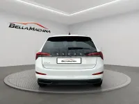 Usado Skoda Scala Ambition 110 CV (80 kW) 2021 Blanco Utilitario