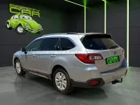 Usado Subaru Outback 150 CV (110 kW) 2017 Gris / plata Familiar