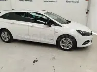 Usado Opel Astra Ultimate 145 CV (106 kW) 2021 Blanco Familiar