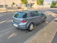 Usado Opel Astra Edition 115 CV (84 kW) 2010 Gris / plata Berlina