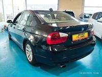 Usado BMW 318 143 CV (105 kW) 2007 Negro Berlina
