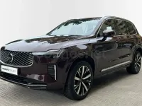 Usado Volvo XC90 Core 250 CV (183 kW) 2025 Granate SUV