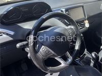 Usado Peugeot 2008 Allure 110 CV (80 kW) 2015 Gris / plata SUV