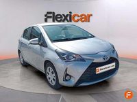 Usado Toyota Yaris Hybrid Active 99 CV (72 kW) 2019 Gris Utilitario