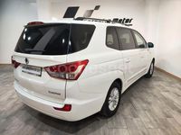 Usado Ssangyong (KGM) Rodius Limited 155 CV (114 kW) 2014 Blanco Monovolumen