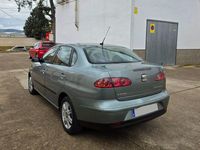 Usado Seat Cordoba Sport 130 CV (95 kW) 2004 Gris / plata Berlina