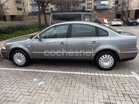Usado VW Passat Advance 150 CV (110 kW) 2005 Gris / plata Berlina
