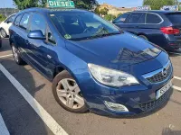 Usado Opel Astra Business 110 CV (80 kW) 2014 Azul Familiar