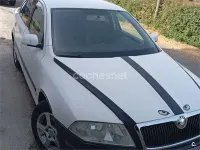 Usado Skoda Octavia 105 CV (77 kW) 2005 Blanco Berlina