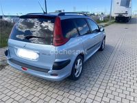 Usado Peugeot 206 110 CV (80 kW) 2002 Gris / plata Familiar