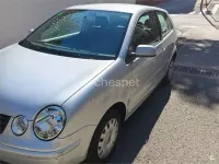 Usado VW Polo Highline 75 CV (55 kW) 2003 Gris / plata Berlina