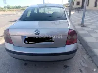 Usado VW Passat Trendline 110 CV (80 kW) 1998 Gris / plata Familiar