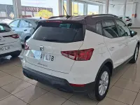 Usado Seat Arona Style Plus 110 CV (80 kW) 2021 Blanco SUV