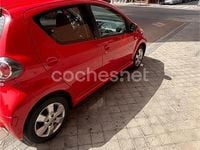 Usado Toyota Aygo Live 68 CV (50 kW) 2012 Rojo Utilitario