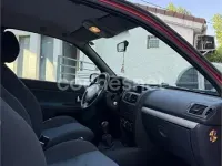 Begagnad Renault Clio II 75 HK (55 kW) 2005 Röd Sedan