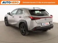 Usado Lexus UX 184 CV (135 kW) 2019 Gris / plata SUV