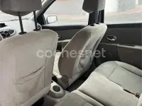 Usado Renault Clio II Dynamique 110 CV (80 kW) 2006 Gris / plata Berlina
