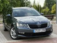 Usado Skoda Octavia Style 115 CV (84 kW) 2020 Gris / plata Berlina