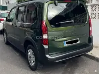 Usado Peugeot Rifter Allure 100 CV (73 kW) 2024 Verde Monovolumen