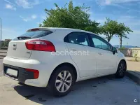 Usado Kia Rio 75 CV (55 kW) 2016 Blanco Utilitario