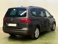 Usado Seat Alhambra Reference 150 CV (110 kW) 2013 Gris / plata Monovolumen