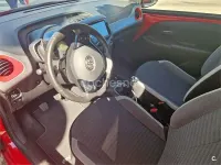 Usado Toyota Aygo X-cite 69 CV (50 kW) 2019 Rojo Utilitario
