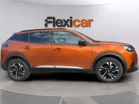 Usado Peugeot 2008 Allure 131 CV (96 kW) 2023 Naranja SUV