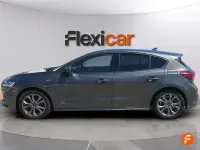Usado Ford Focus ST-Line 125 CV (91 kW) 2022 Gris Berlina