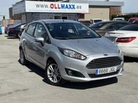Usado Ford Fiesta Trend 82 CV (60 kW) 2015 Plata metalico Utilitario