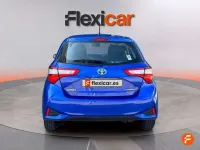 Usado Toyota Yaris Hybrid Active 99 CV (72 kW) 2019 Azul Utilitario
