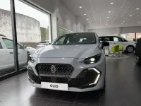 Nuevo Renault Clio Evolution 114 CV (83 kW) 2026 Gris Utilitario