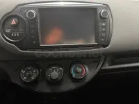 Usado Toyota Yaris Advance 99 CV (72 kW) 2016 Beige Berlina