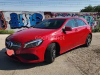 Usado Mercedes A180 122 CV (89 kW) 2018 Rojo Berlina