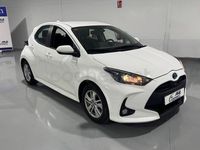 Usado Toyota Yaris Hybrid Business Edition 116 CV (85 kW) 2022 Blanco Berlina
