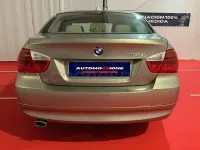 Usado BMW 318 Comfort Edition 143 HP (105 kW) 2009 Cinzento Sedan