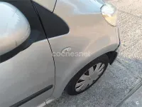 Usado Peugeot 107 Urban Move 54 CV (39 kW) 2007 Blanco Utilitario