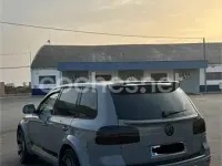 Usado VW Touareg 220 CV (161 kW) 2003 Gris / plata SUV