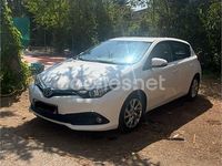 Usado Toyota Auris Active 112 CV (82 kW) 2015 Blanco Berlina