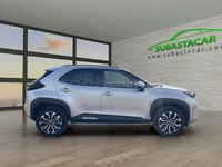 Usado Toyota Yaris Cross Active 116 CV (85 kW) 2024 Gris / plata SUV