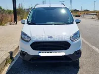 Usado Ford Tourneo Courier Trend 100 CV (73 kW) 2018 Blanco Monovolumen