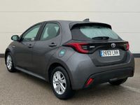 Usado Toyota Yaris Hybrid Active 116 CV (85 kW) 2021